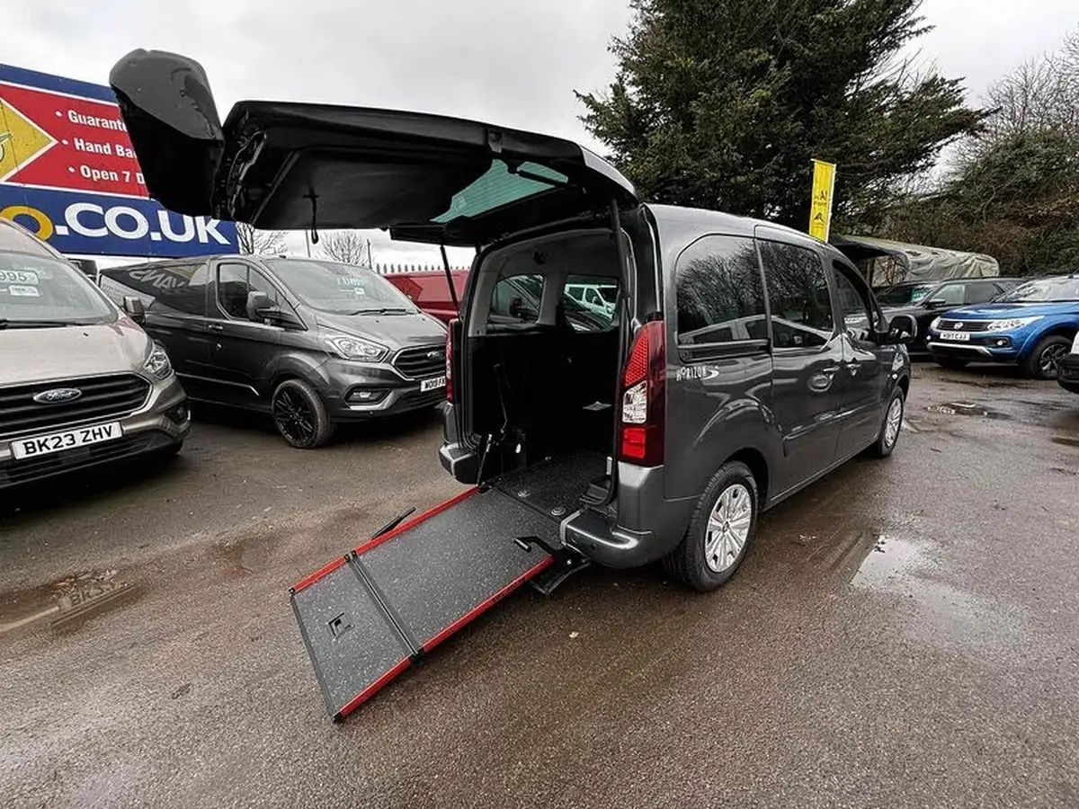 2017-peugeot-partner-big-21