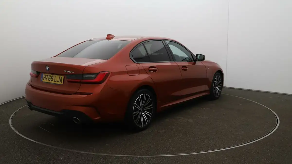 2019-bmw-3-series-20-330e-m-sport-plus-pack-big-47