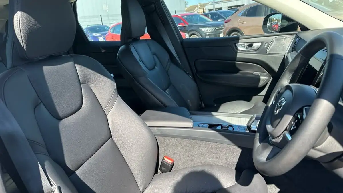 2024-volvo-xc60-20td-b4-plus-big-8