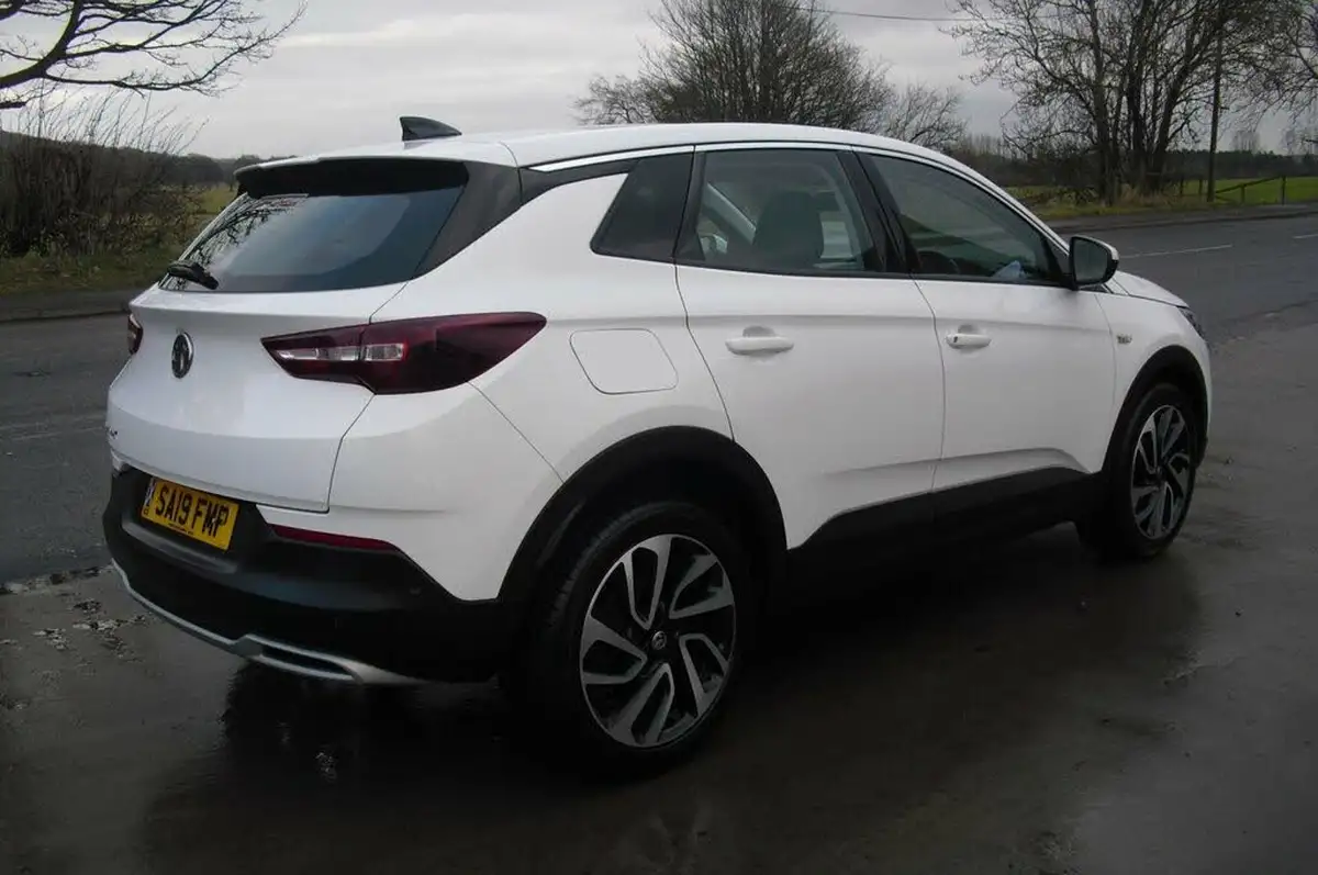 2019-vauxhall-grandland-x-15td-elite-nav-ss-blueinjection-big-22