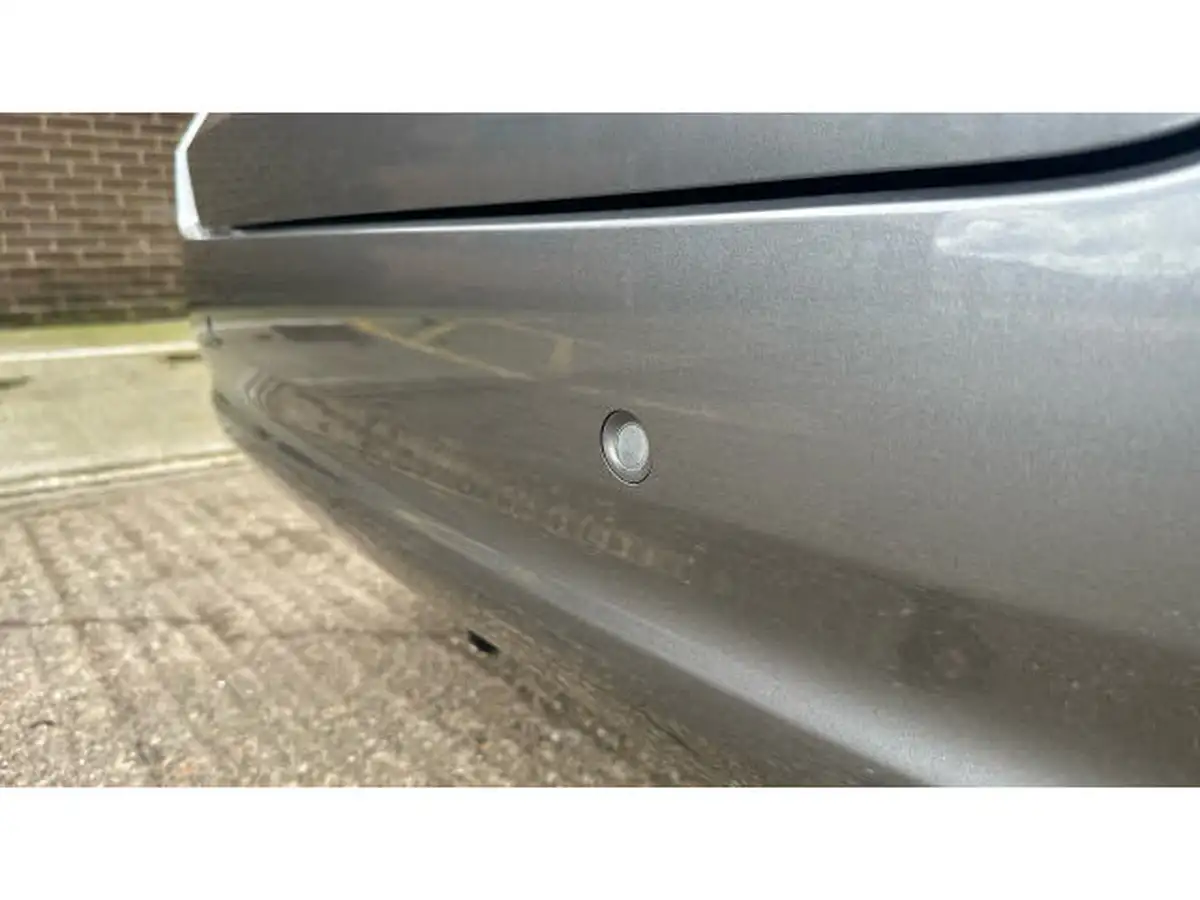 2021-honda-jazz-15-i-mmd-ex-107ps-big-23