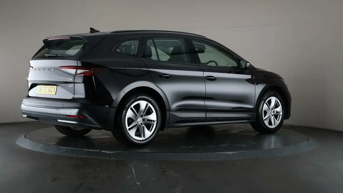 2022-skoda-enyaq-e-60-big-58