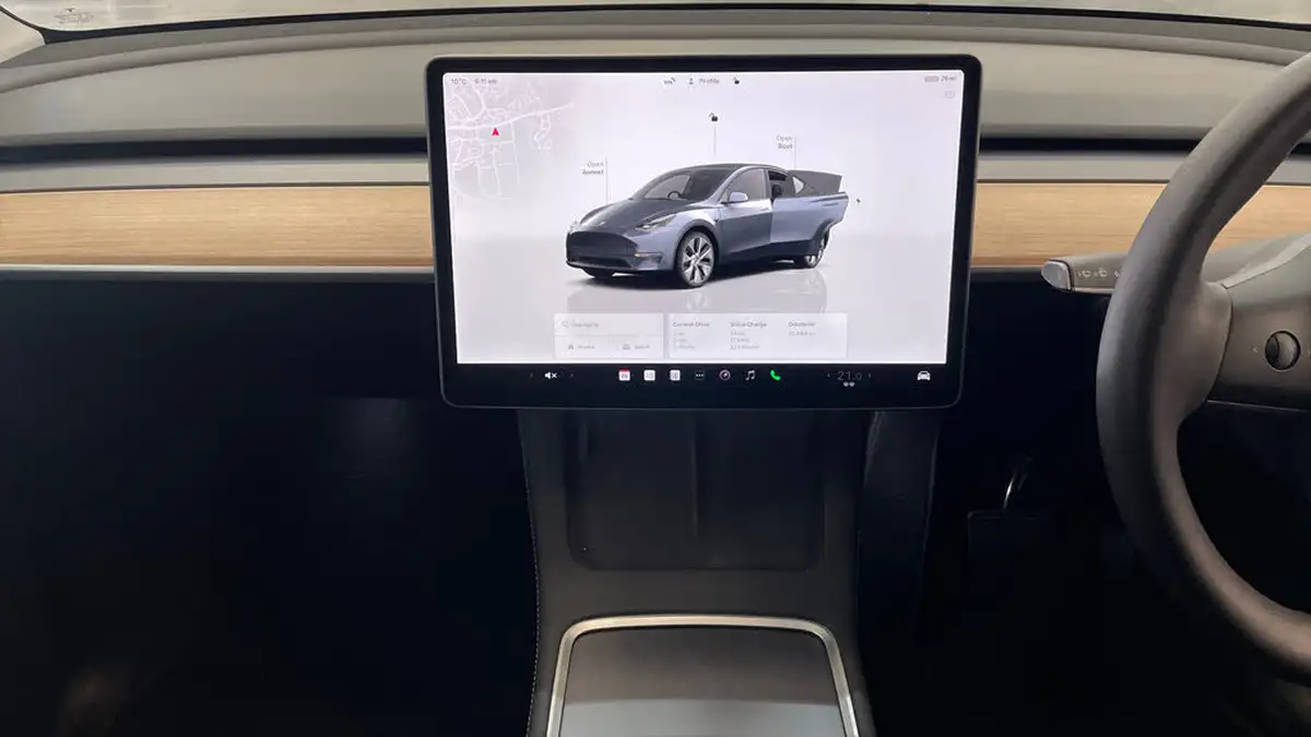 2022-tesla-model-y-e-long-range-big-11