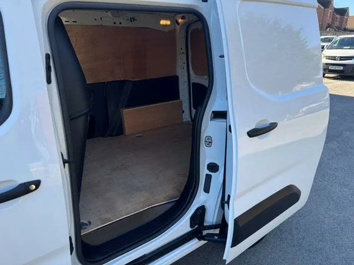 2021-peugeot-partner-15-bluehdi-1000-professional-100ps-eu6dt-panel-big-34