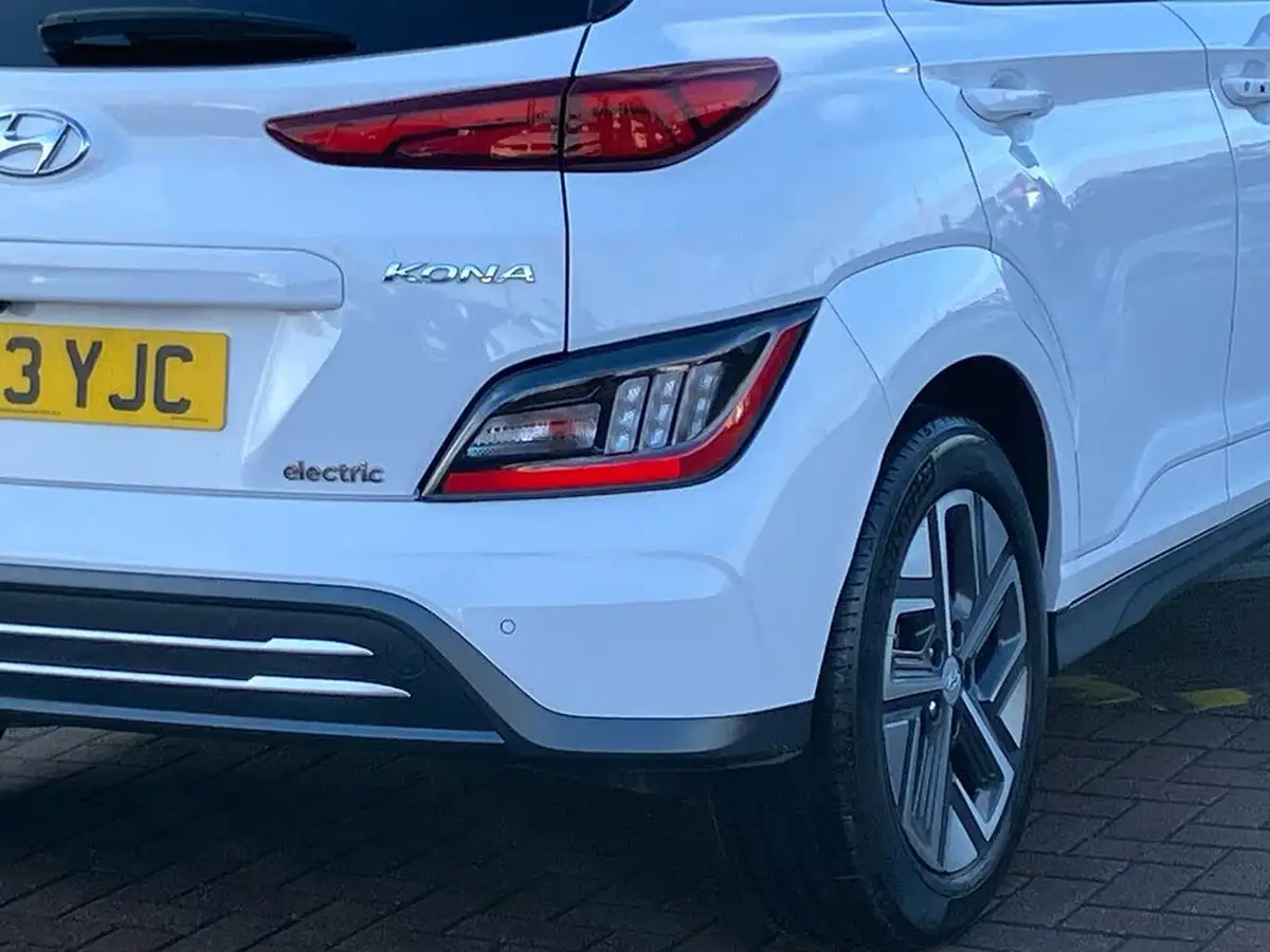 2023-hyundai-kona-e-ultimate-204ps-64kwh-105kw-obc-big-29