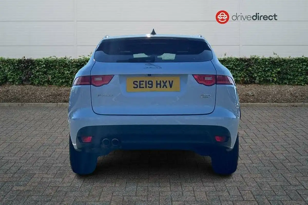 2019-jaguar-f-pace-20-i4d-chequered-flag-180ps-big-3