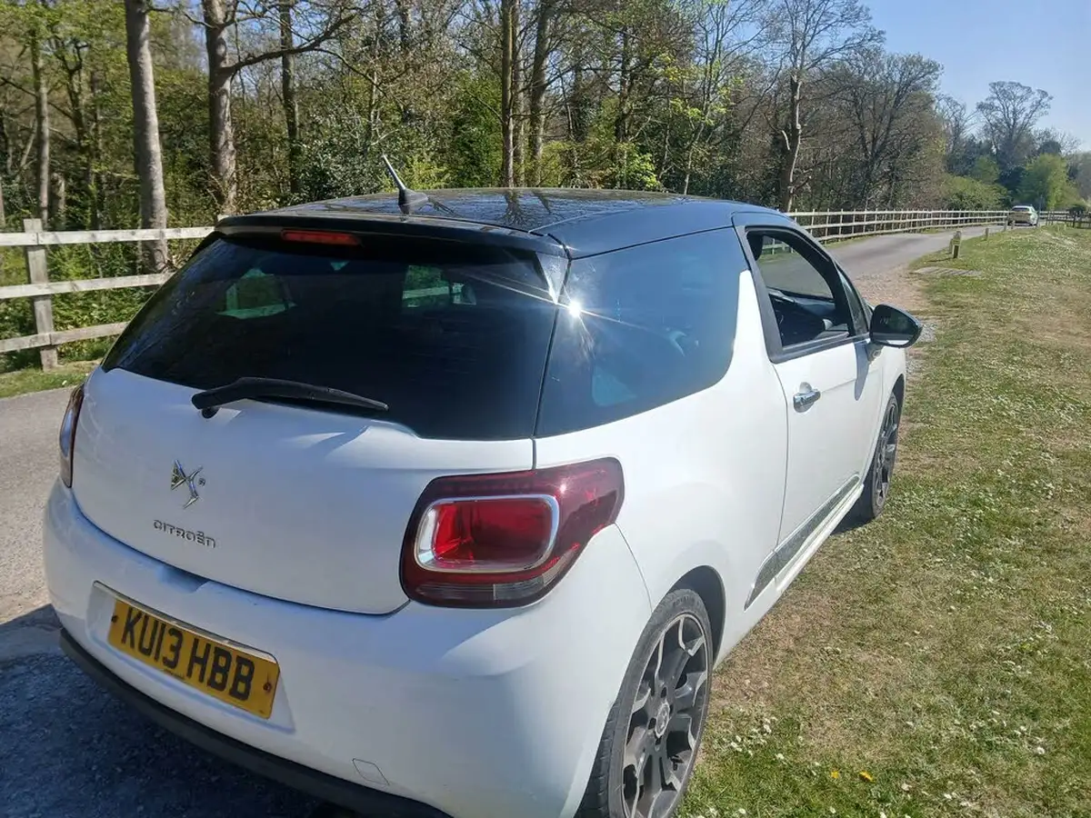 2013-citroen-ds3-16-dstyle-plus-vti-big-7