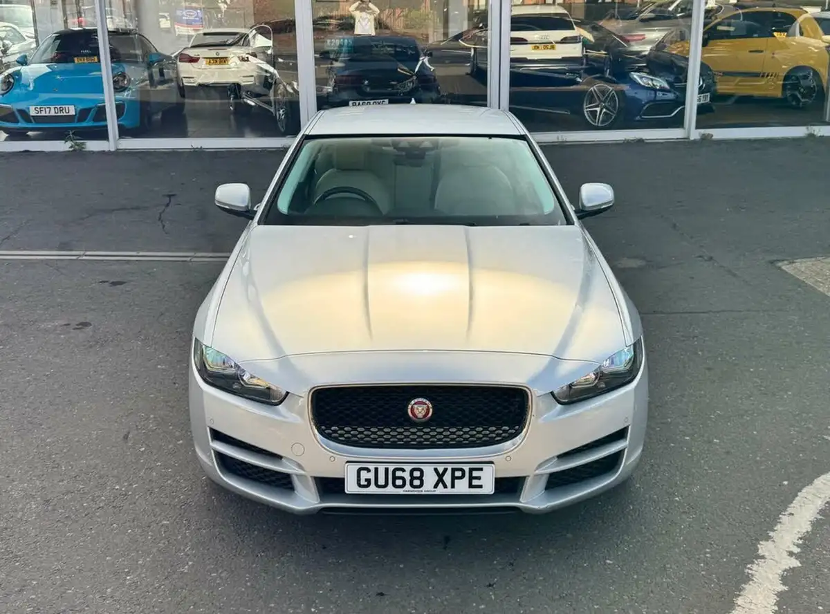 2018-jaguar-xe-20i-prestige-200ps-1997cc-big-3