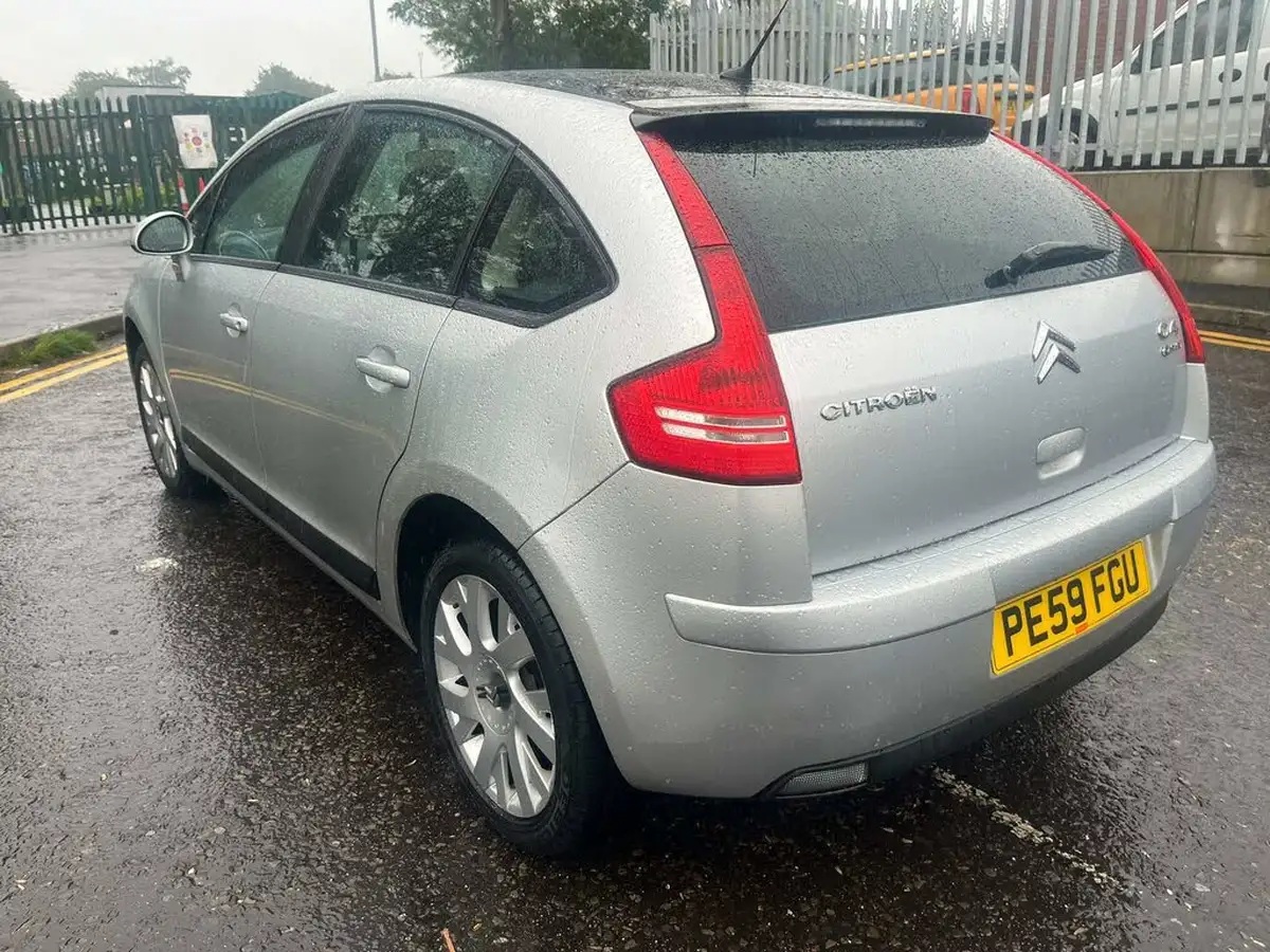 2009-citroen-c4-16-cachet-big-41