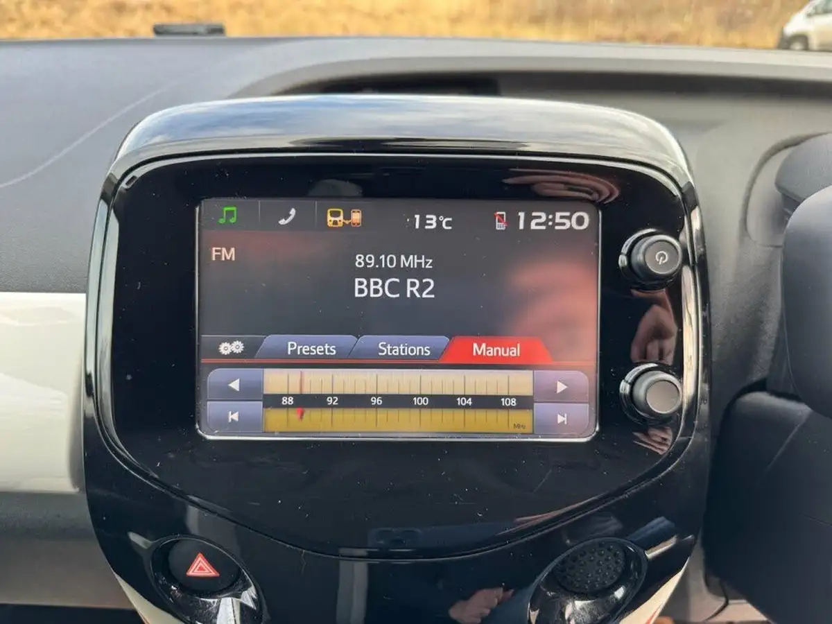 2018-toyota-aygo-10-vvt-i-x-press-71bhp-big-23