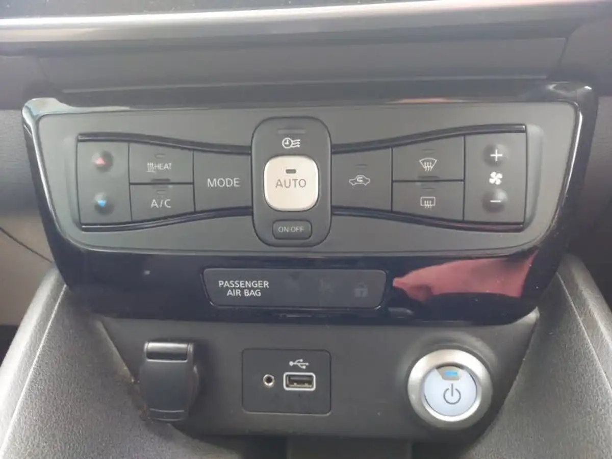 2020-nissan-leaf-e-acenta-big-17