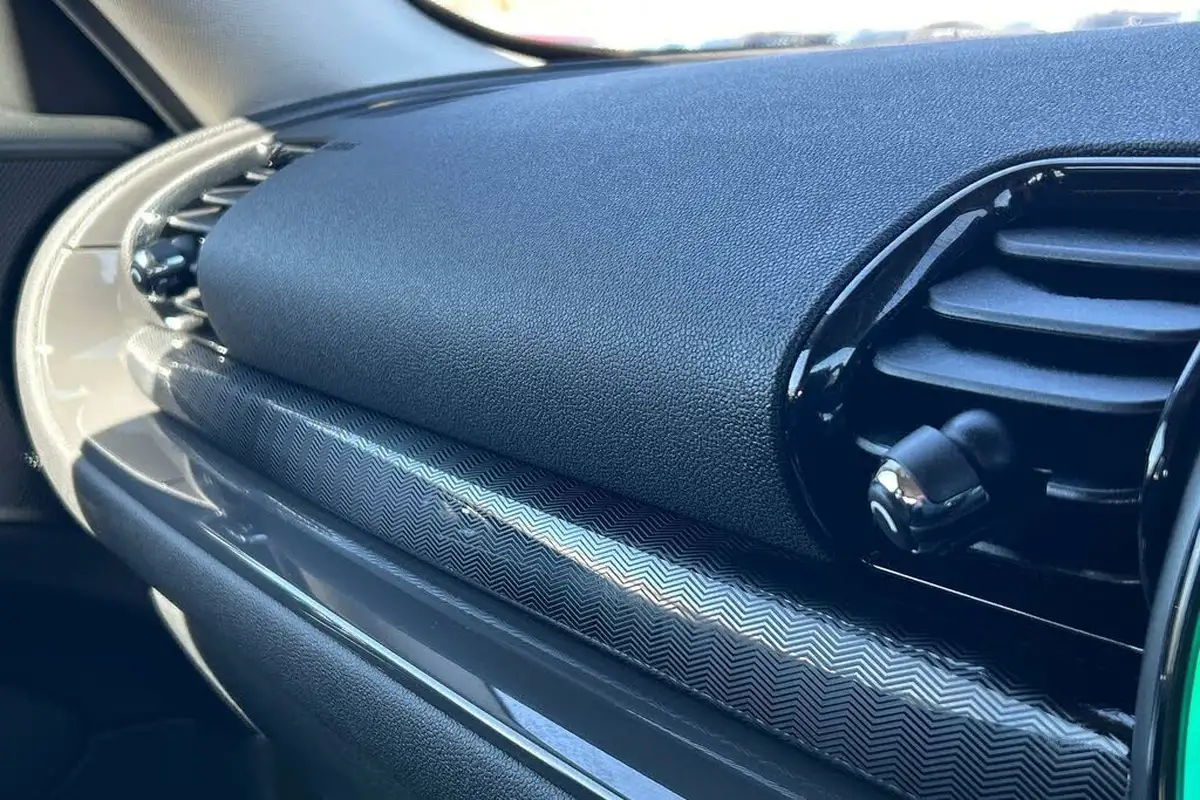 2017-mini-clubman-15-cooper-ss-big-24