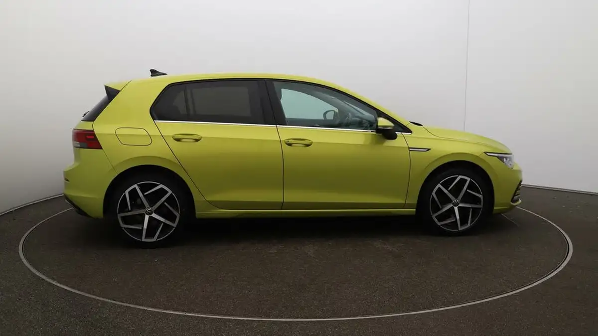 2021-volkswagen-golf-15-tsi-style-130ps-hatchback-big-8