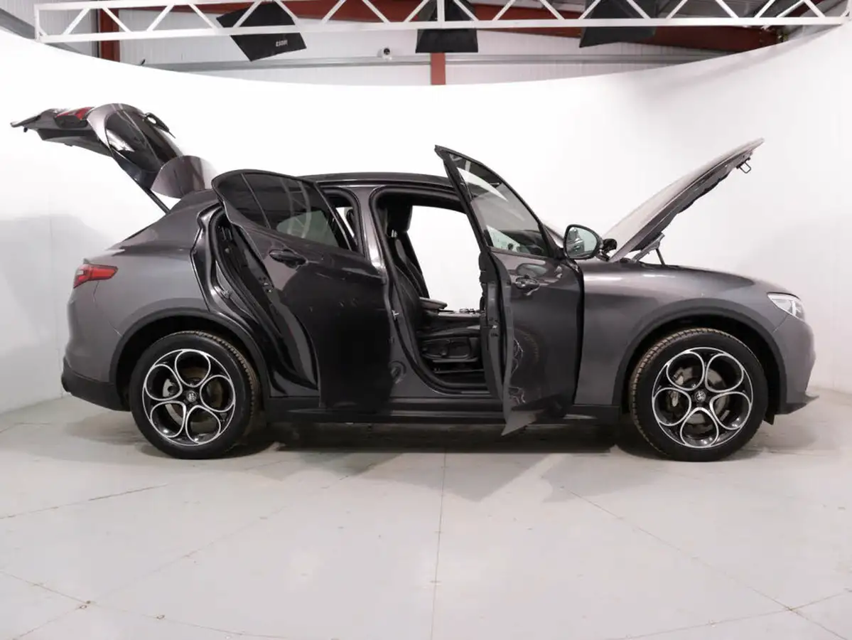 2022-alfa-romeo-stelvio-20-sprint-197bhp-big-49