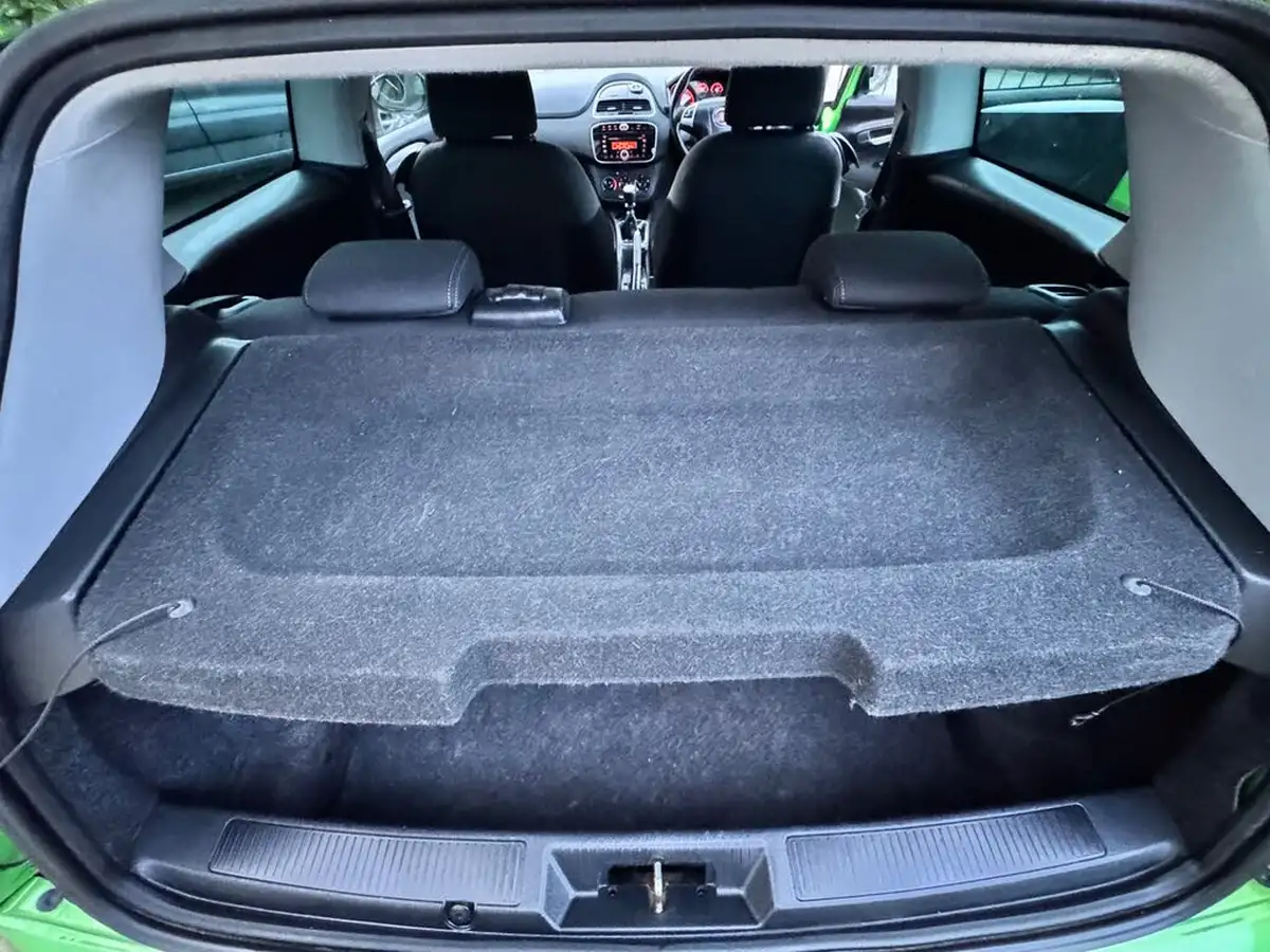 2012-fiat-punto-09-3d-big-61