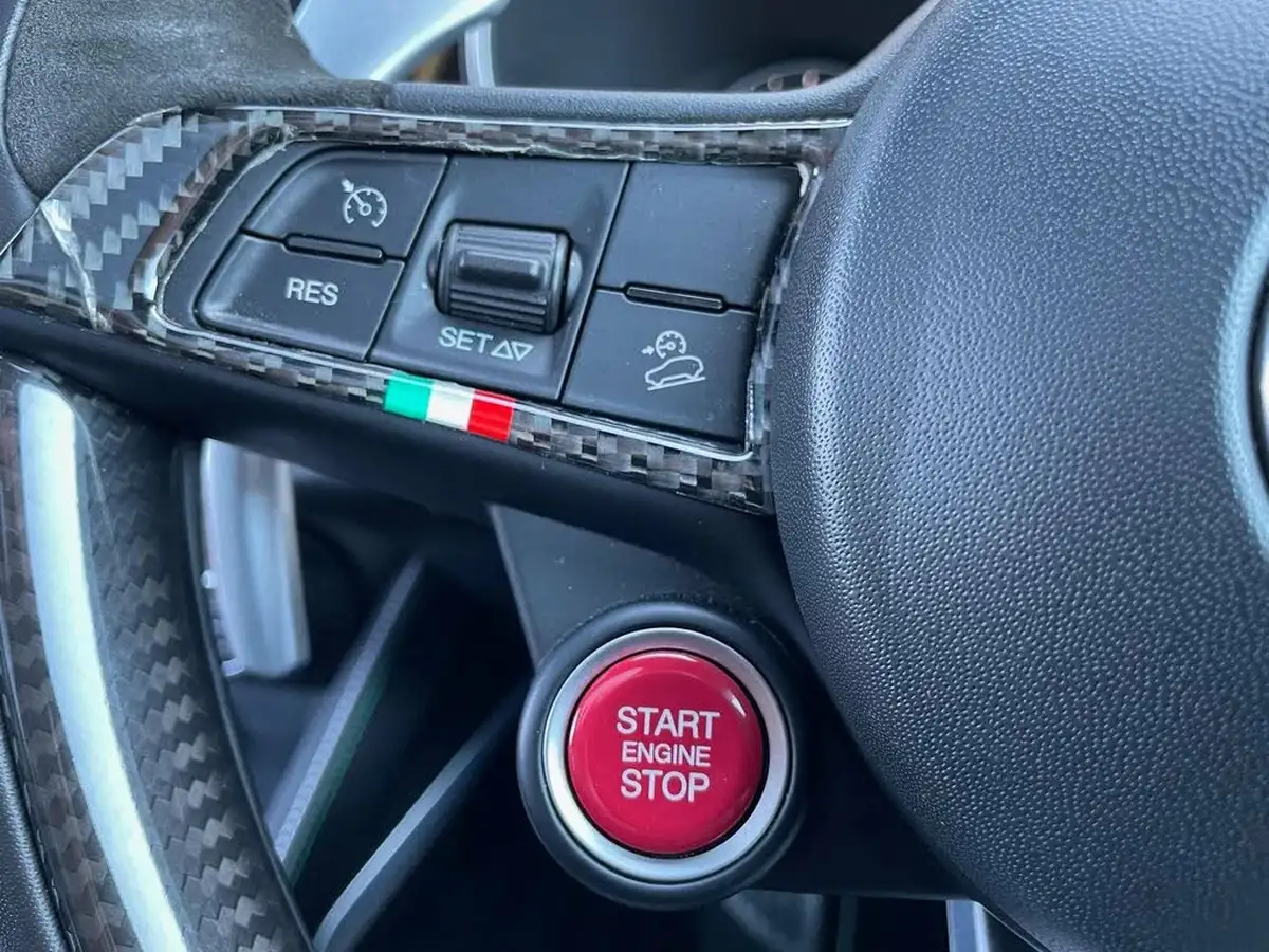 2018-alfa-romeo-stelvio-29-biturbo-quadrifoglio-big-36