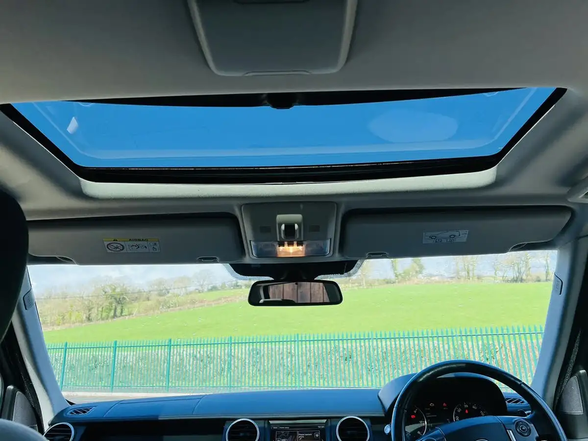 2016-land-rover-discovery-4-30-sd-v6-hse-big-10