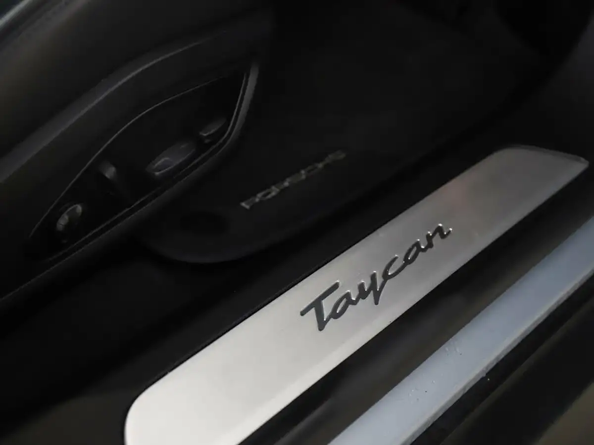 2024-porsche-taycan-e-base-408ps-big-30