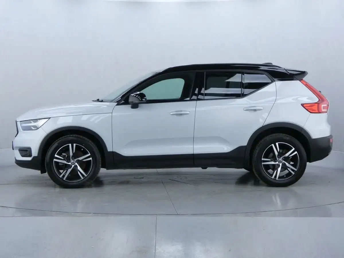 2020-volvo-xc40-20-b4-r-design-big-4