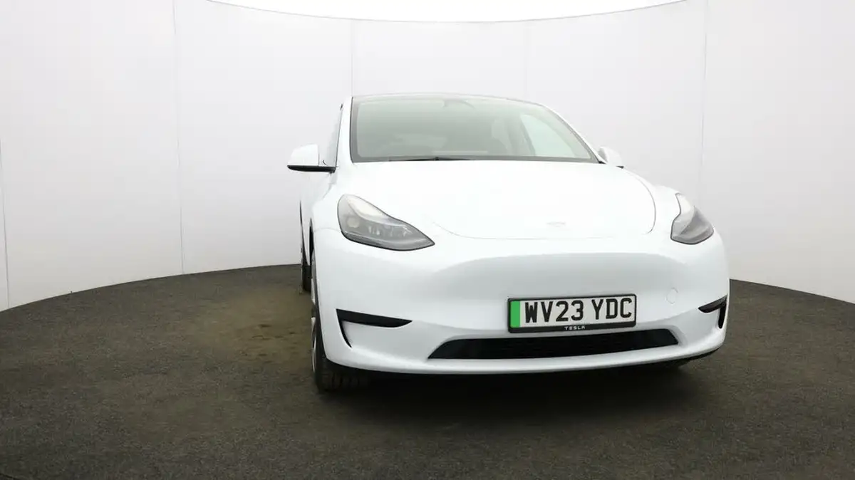 2023-tesla-model-y-e-rwd-big-33