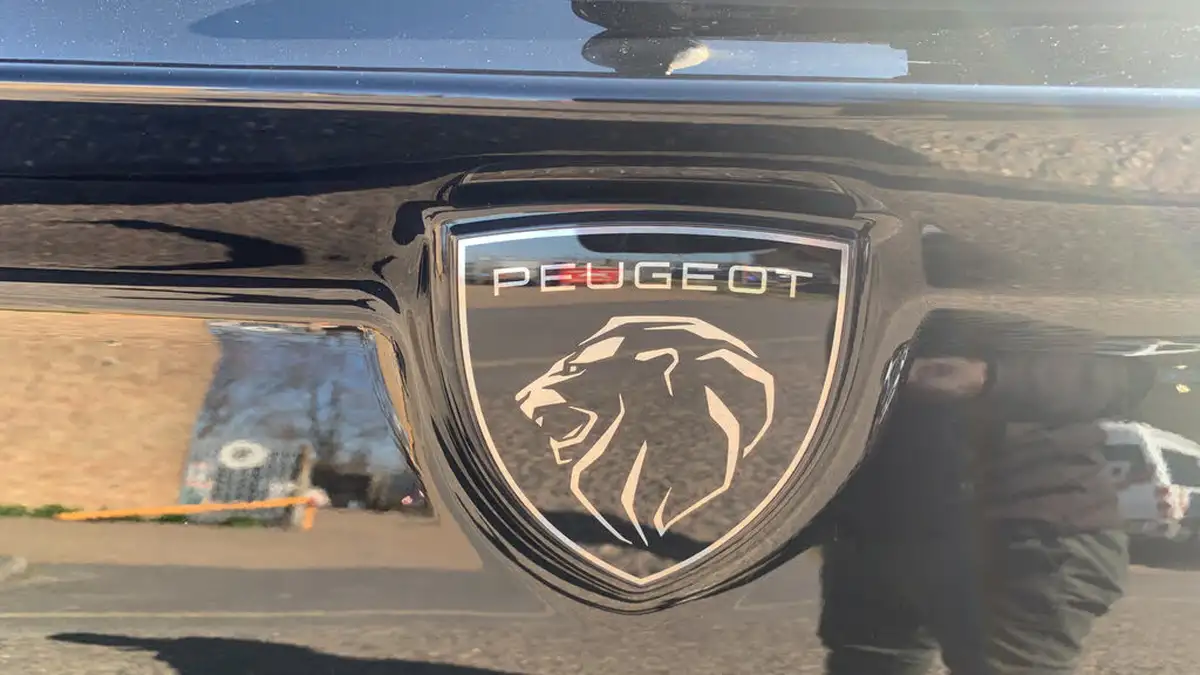 2023-peugeot-308-sw-12-puretech-gt-130ps-ss-eat8-big-25