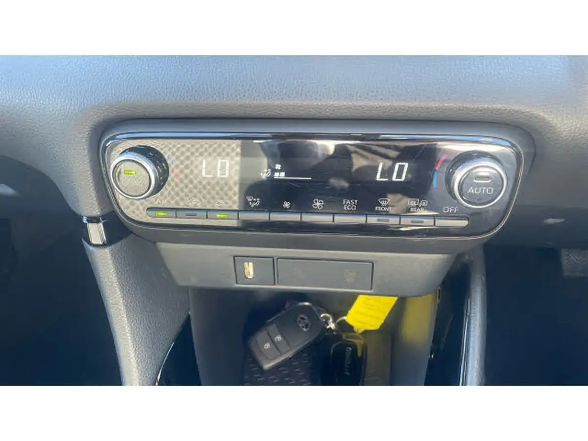 2022-toyota-yaris-15-vvt-i-dynamic-big-20
