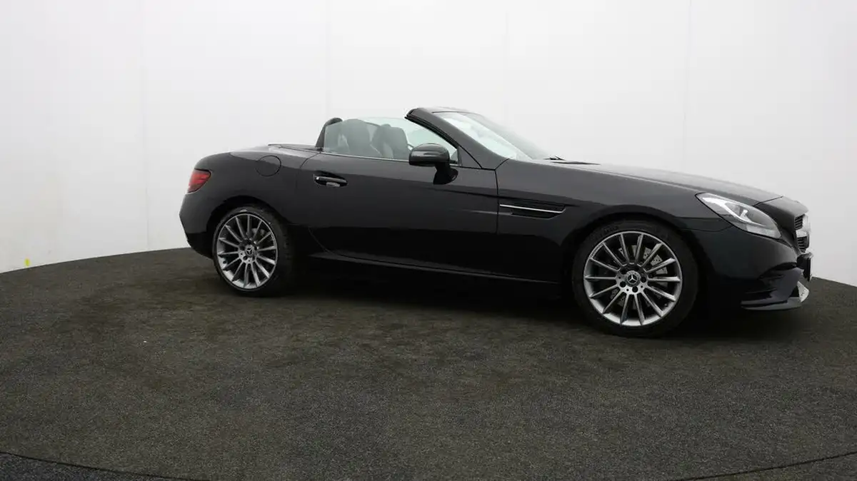 2017-mercedes-benz-slc-16-slc180-amg-line-9g-tronic-big-37