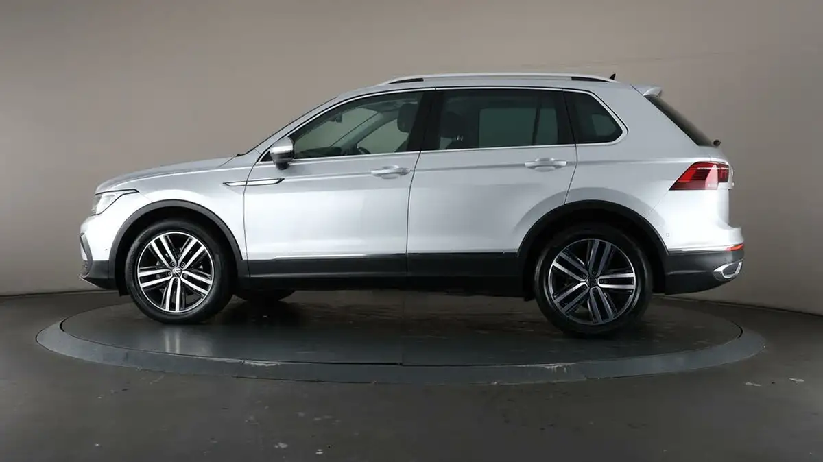 2021-volkswagen-tiguan-15-tsi-elegance-big-29