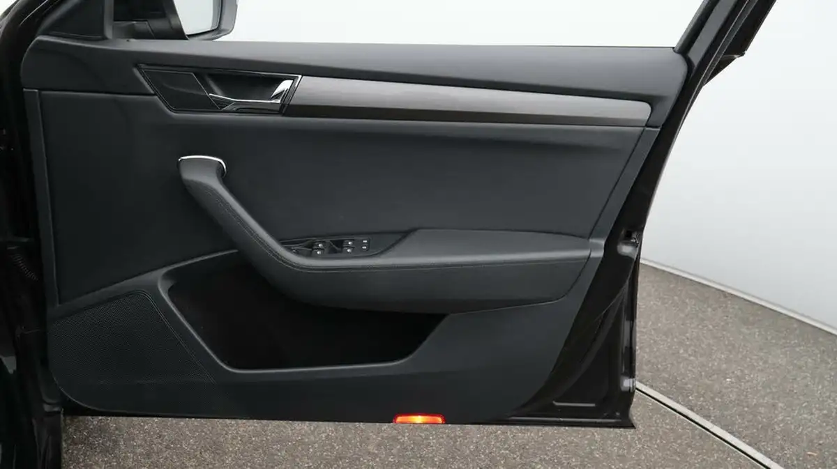 2020-skoda-superb-15-tsi-se-l-estate-dsg-big-15