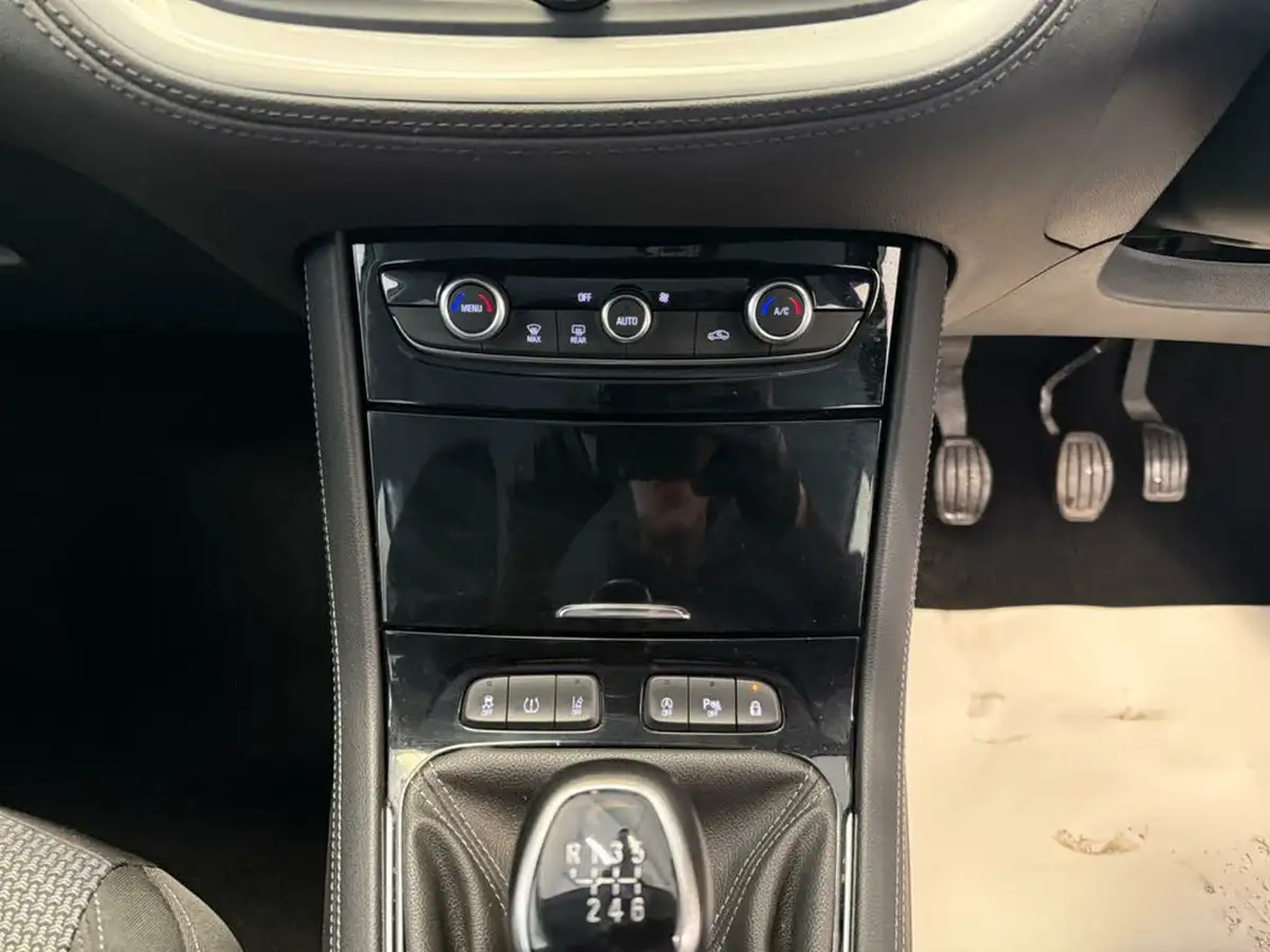 2018-vauxhall-grandland-x-12-se-130ps-big-21