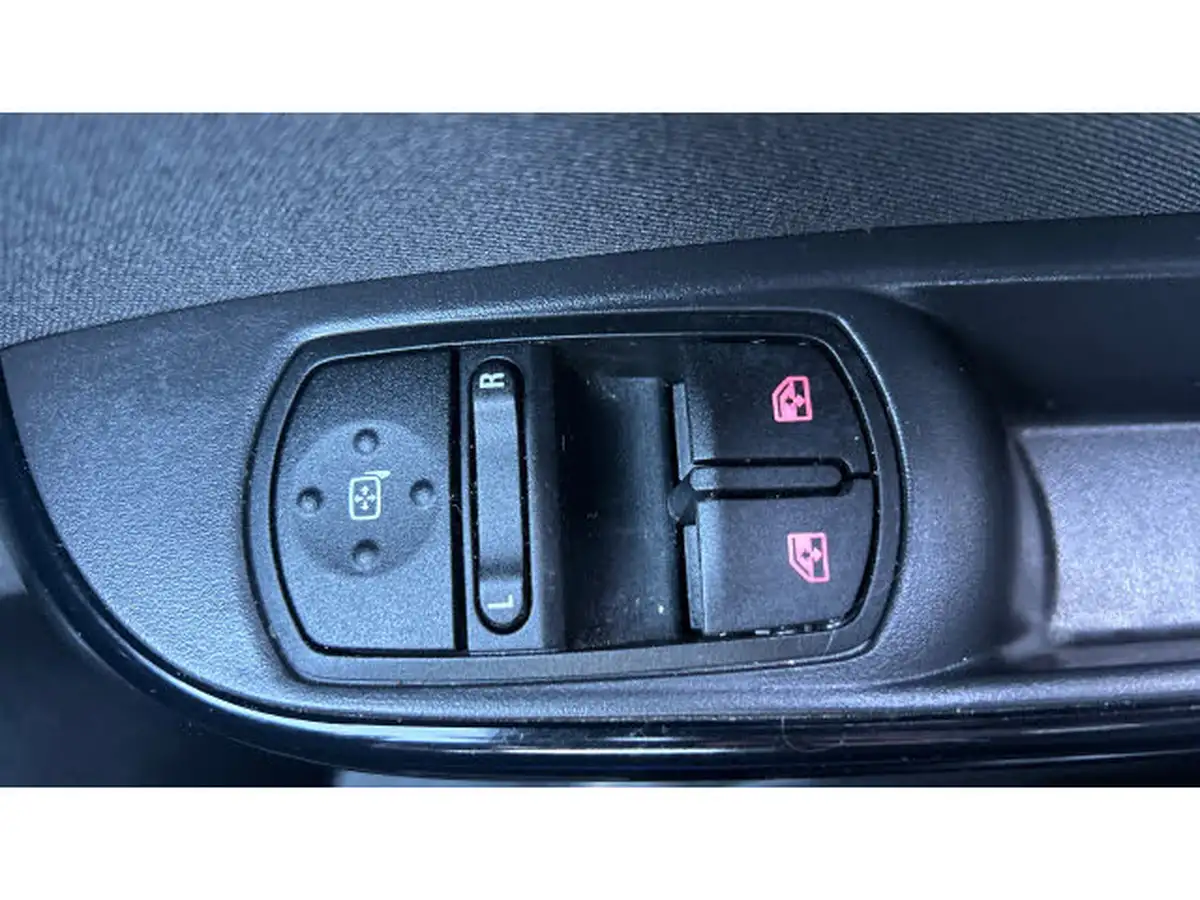2019-vauxhall-corsa-14i-se-nav-90ps-5d-auto-big-20