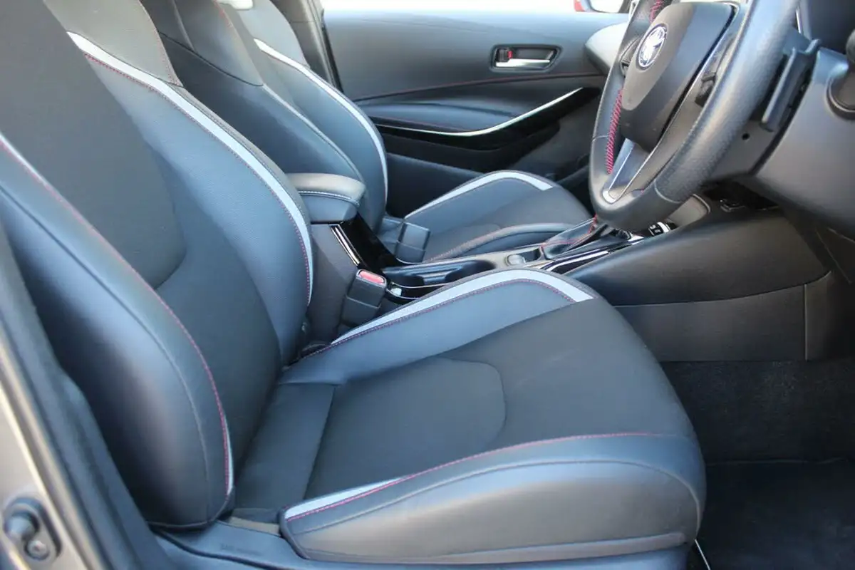 2023-toyota-corolla-20-vvt-i-gr-sport-193bhp-hatchback-big-19