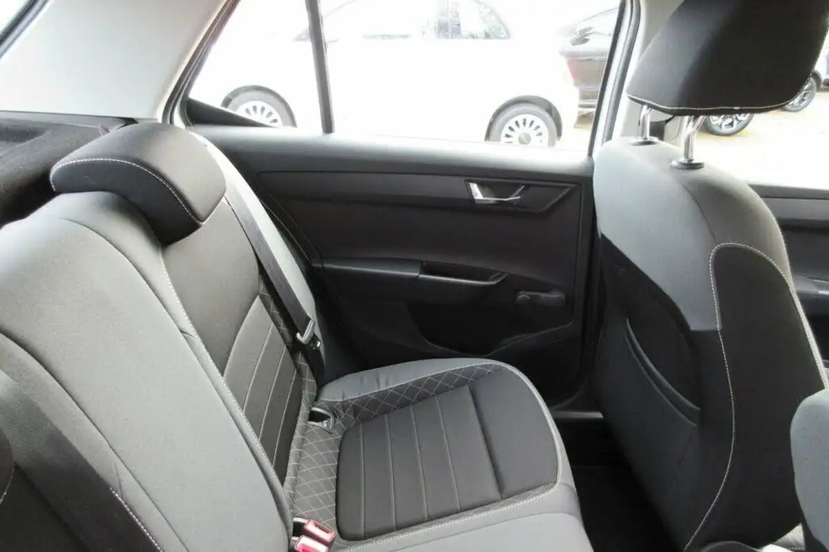 2020-skoda-fabia-10-mpi-se-60ps-hatchback-big-27
