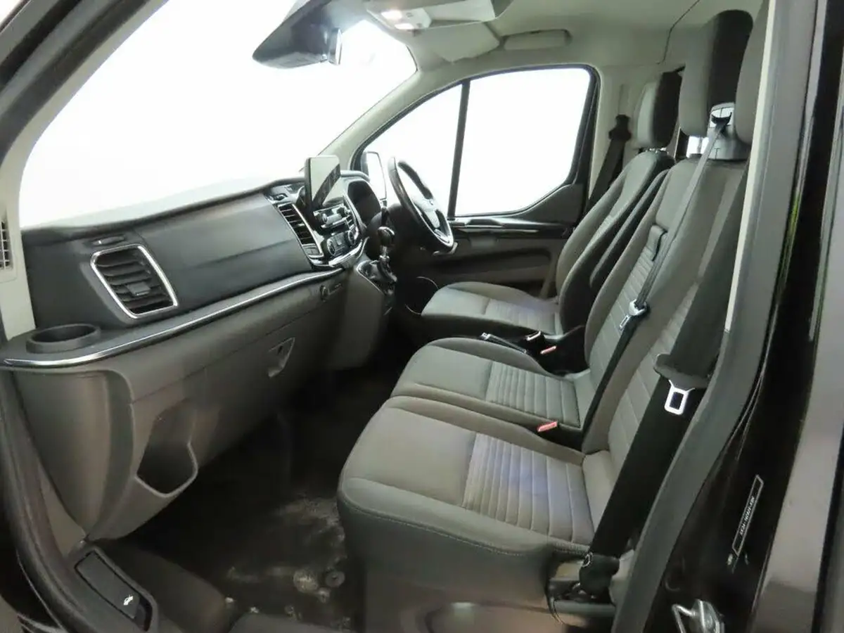 2021-ford-tourneo-custom-20tdci-320-l1-titanium-130pseu6dt-auto-big-10
