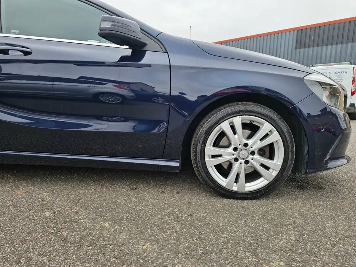 2017-mercedes-benz-a-class-21d-a200d-sport-executivess-7g-dct-big-35