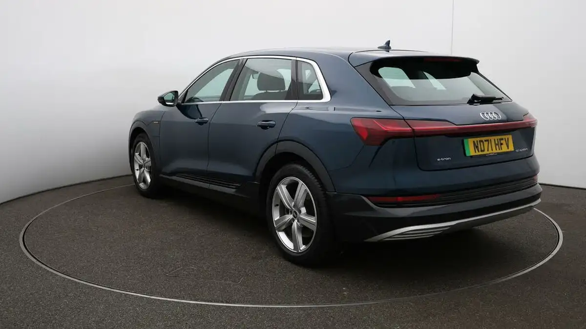 2021-audi-e-tron-50e-technik-station-wagon-big-55