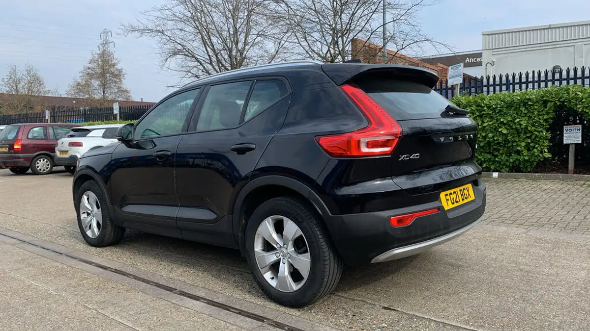 2021-volvo-xc40-15-t3-momentum-161bhp-big-4
