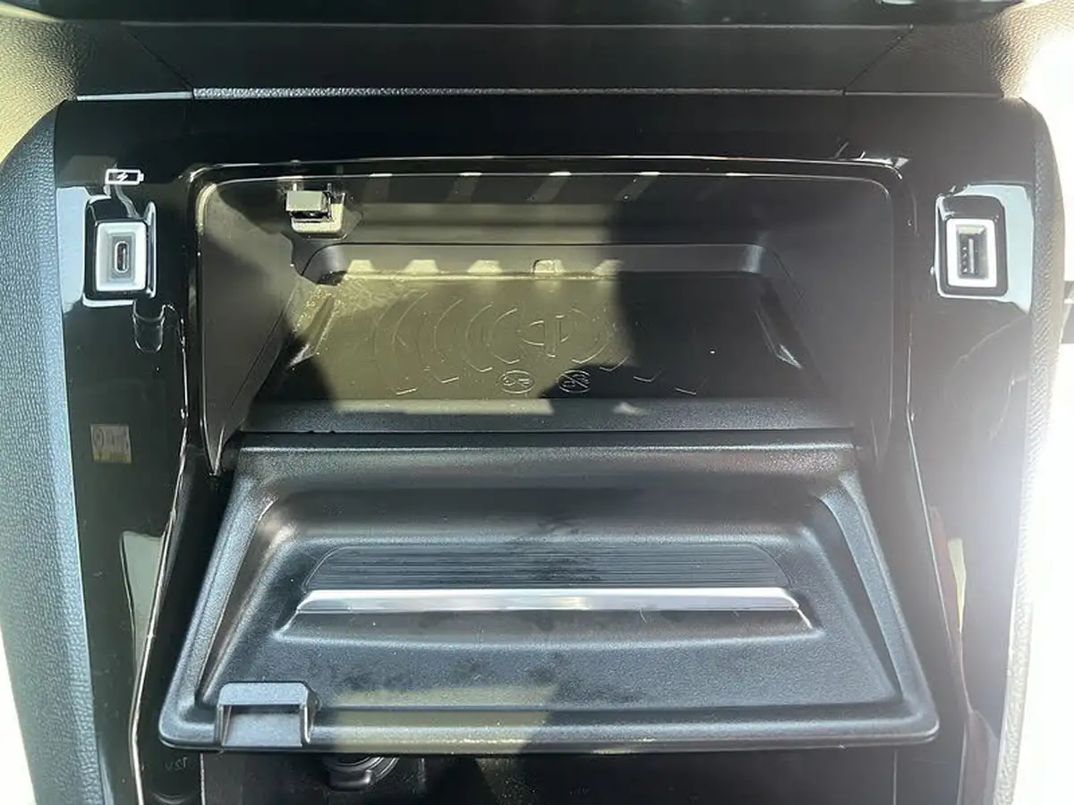 2021-peugeot-2008-suv-e-gt-premium-big-41
