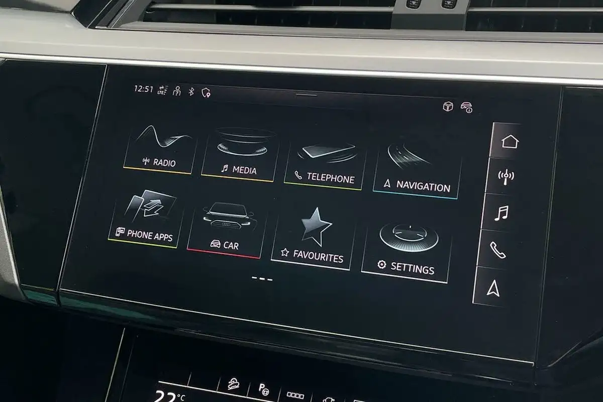 2023-audi-q8-e-tron-50e-sport-suv-big-38