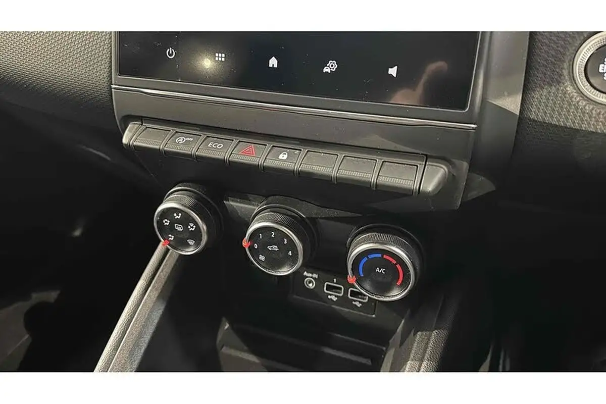 2020-renault-clio-10-sce-iconic-75bhp-big-24