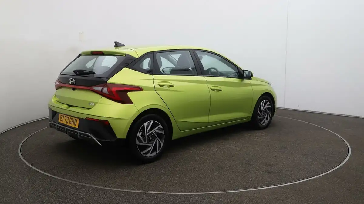 2024-hyundai-i20-10-t-gdi-advance-big-45