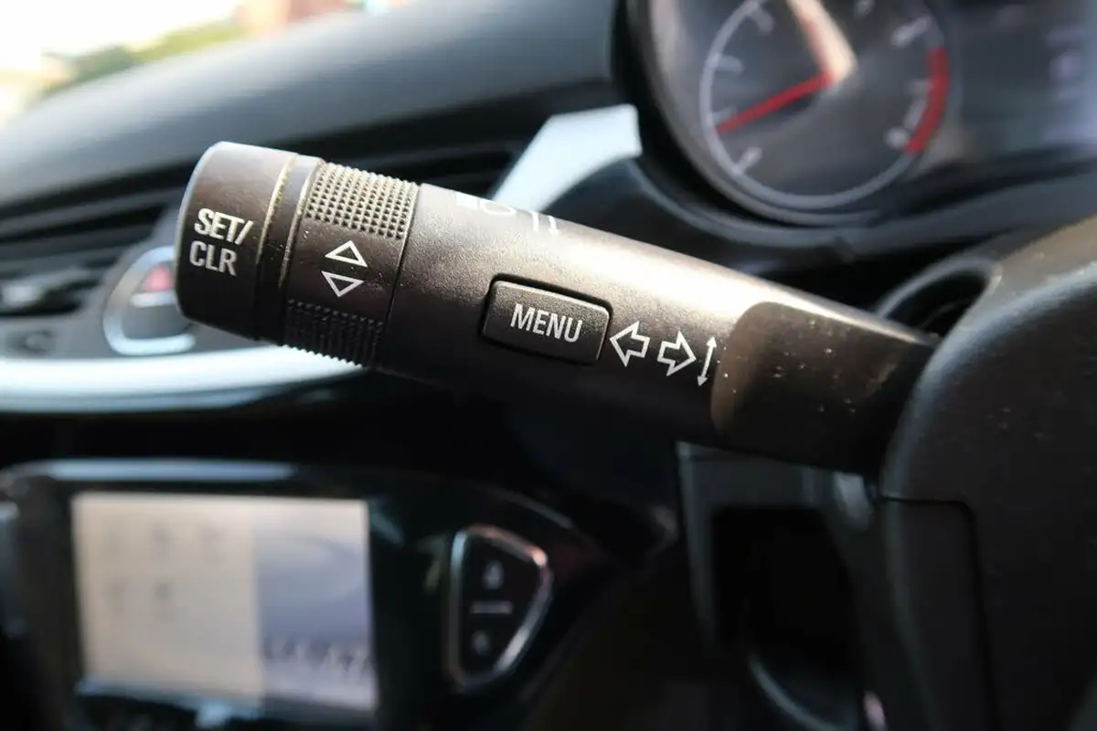 2015-vauxhall-corsa-12-limited-edition-3d-big-42