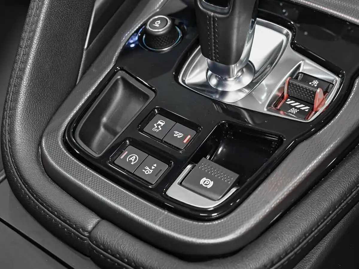 2015-jaguar-f-type-30-s-coupe-awd-quickshift-big-17
