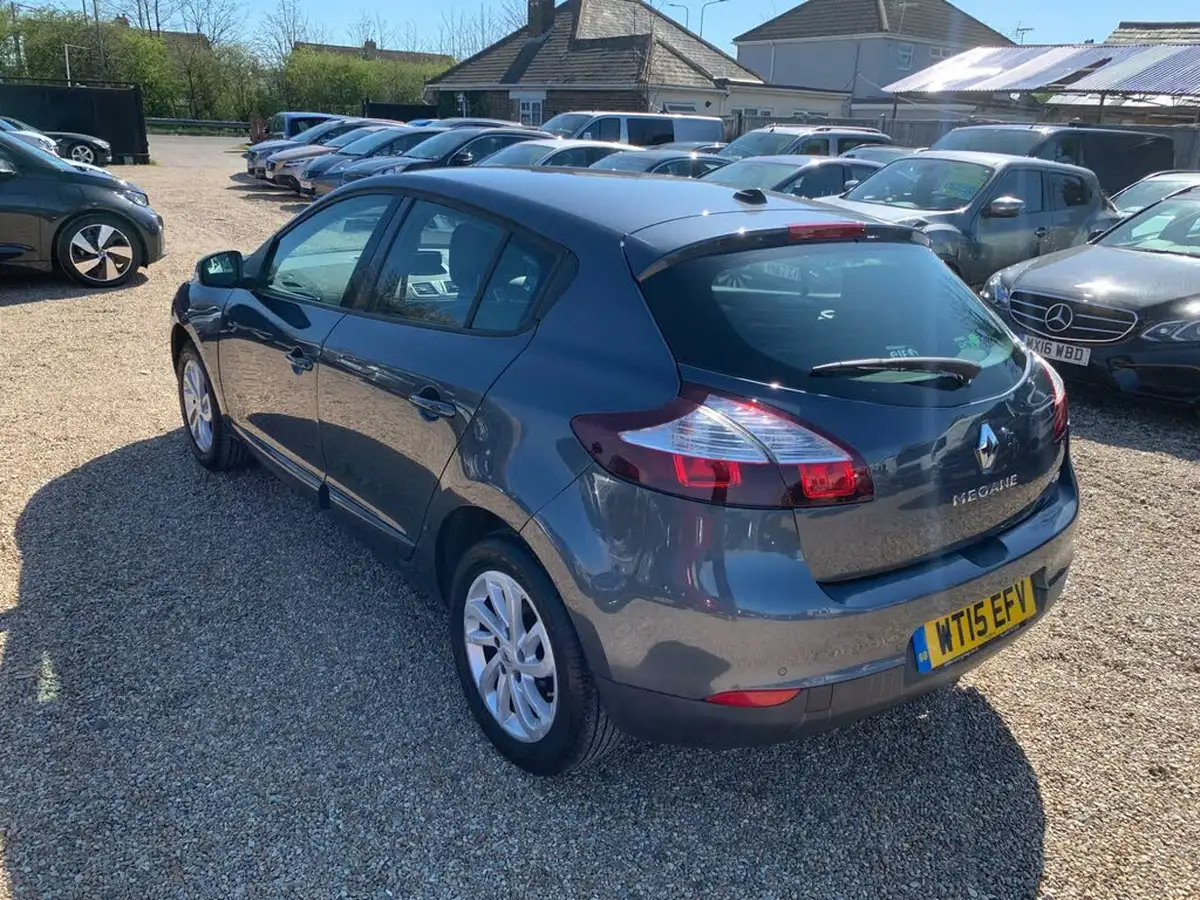 2015-renault-megane-15dci-dynamique-nav-energy-ss-hatchback-5d-big-4
