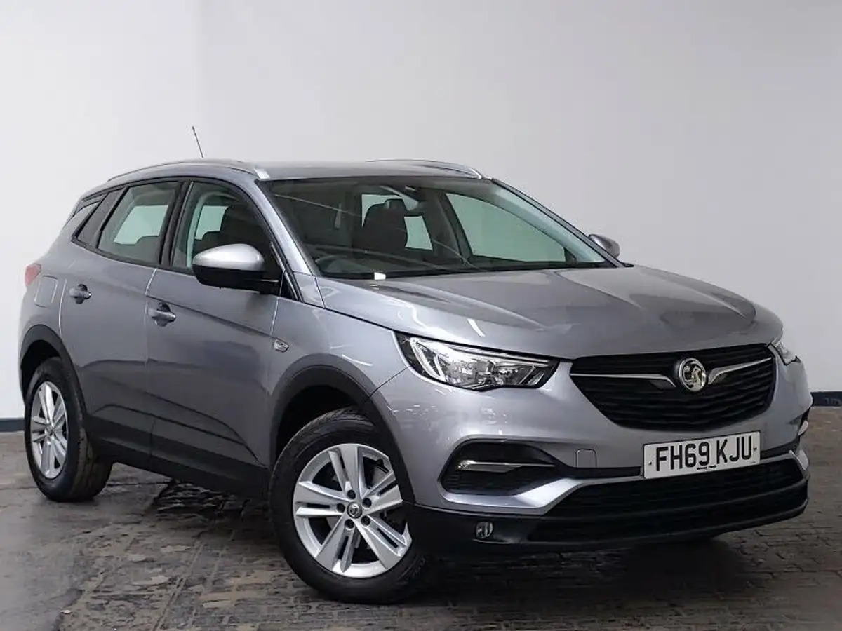 2019-vauxhall-grandland-x-15td-se-premium-big-0