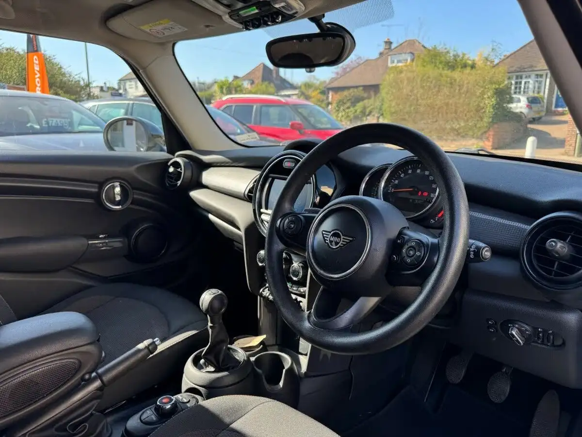 2019-mini-cooper-15-cooper-classic-hatchback-5d-big-13