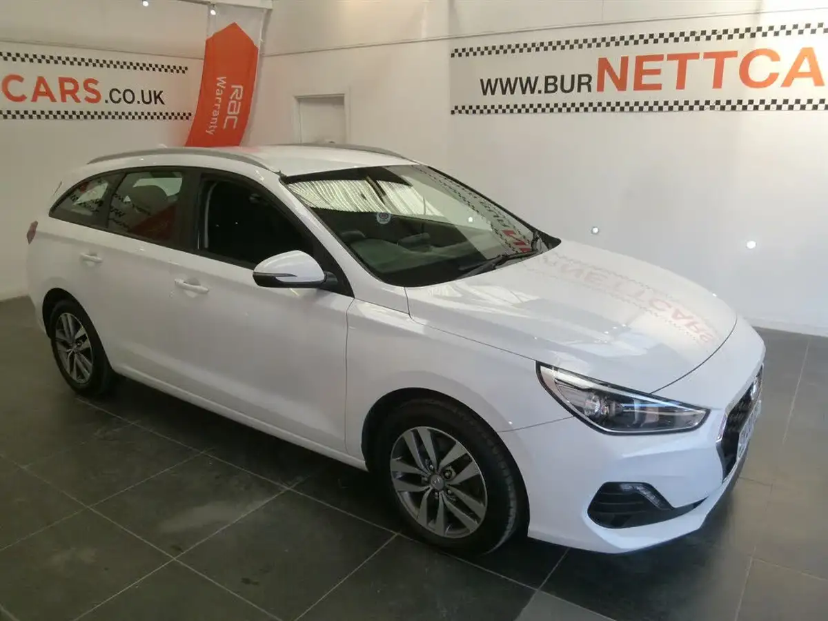 2020-hyundai-i30-16crdi-se-nav-115ps-tourer-big-11