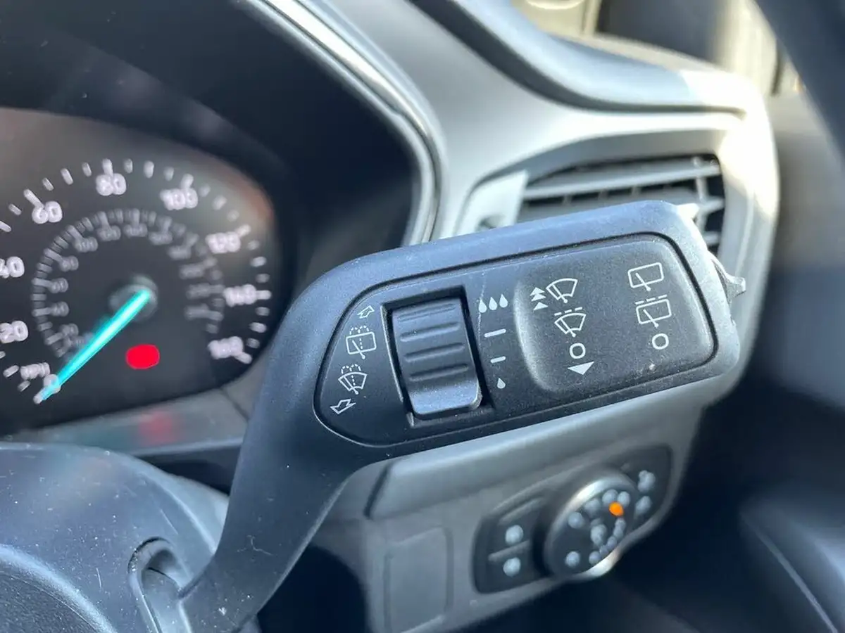 2023-ford-focus-10t-st-line-125ps-hatchback-big-29