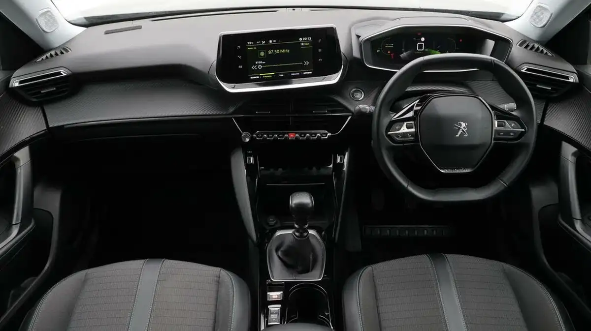 2021-peugeot-2008-suv-12-puretech-allure-premium-130bhp-big-13