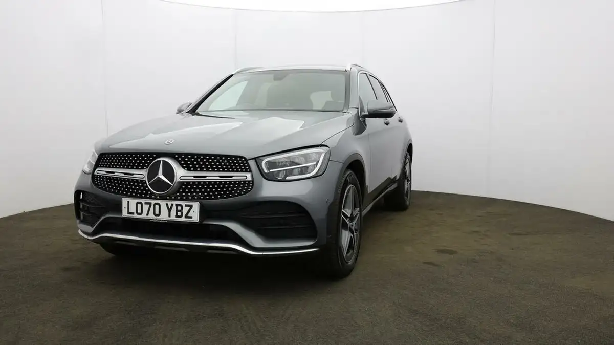 2021-mercedes-benz-glc-class-20d-glc220d-amg-line-station-wagon-5d-1950cc-4matic-plus-big-32
